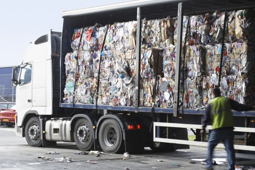 Emergency business waste removal in Erith
